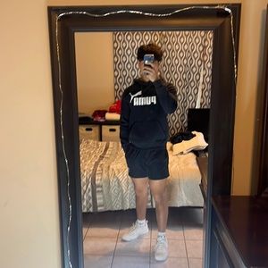 Puma hoodie/ Black/ small